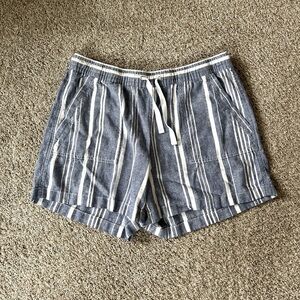 Nautica linen blend pull on shorts. Tie waist. Coastal. Beach. Classic stripes